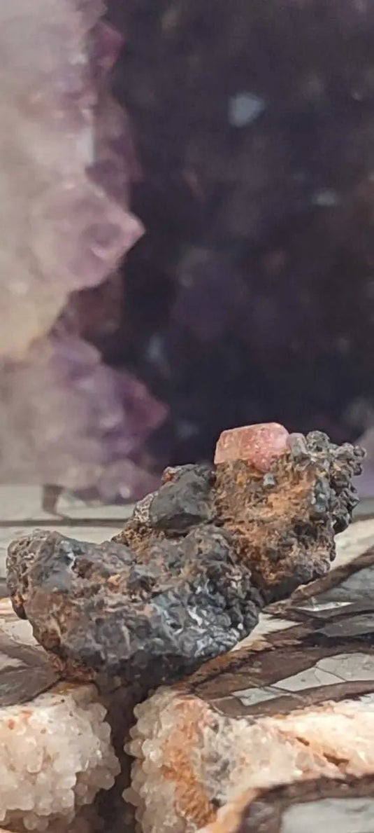 Rhodonite cristallisée du Pérou Grade A ++++ Rhodonite cristallisée du Pérou