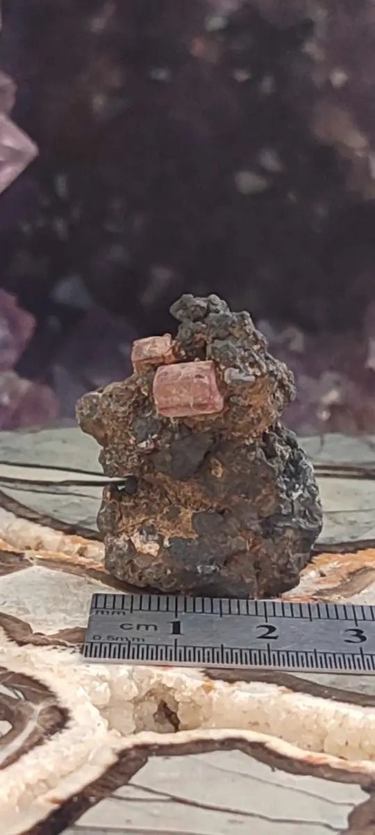 Load image into Gallery viewer, Rhodonite cristallisée du Pérou Grade A ++++ Rhodonite cristallisée du Pérou
