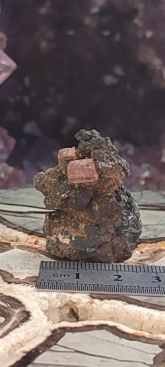 Rhodonite cristallisée du Pérou Grade A ++++ Rhodonite cristallisée du Pérou