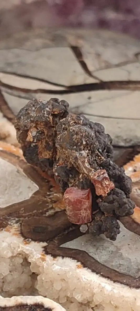 Rhodonite cristallisée du Pérou Grade A ++++ Rhodonite cristallisée du Pérou