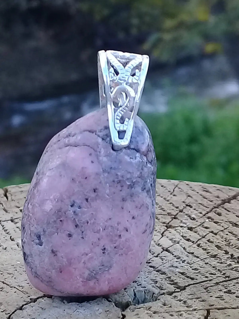 Load image into Gallery viewer, Rhodonite d’Argentine pendentif bélière Argt 925 Grade A ++++ (fourni avec cordon) Rhodonite pendentif bélière Argent 925
