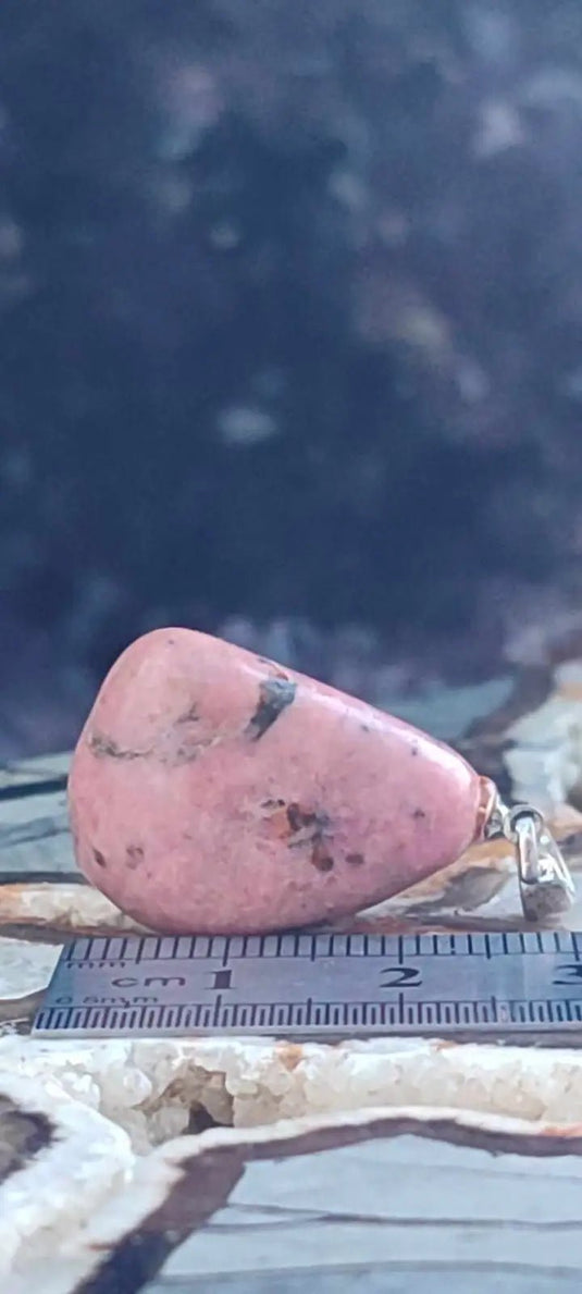Rhodonite d’Argentine pendentif Grade A++++ (fourni avec cordon) Rhodonite pendentif