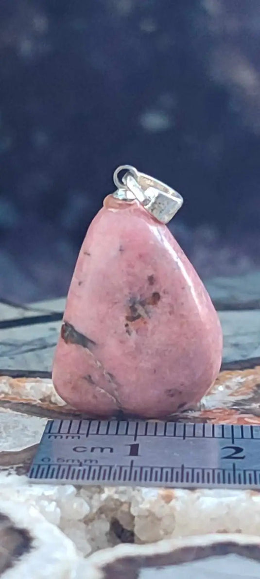 Rhodonite d’Argentine pendentif Grade A++++ (fourni avec cordon) Rhodonite pendentif