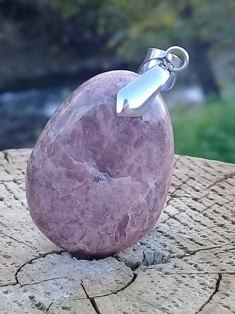 Chargez l'image dans la visionneuse de la galerie, Rhodonite d’Argentine pendentif Grade A ++++ (fourni avec cordon) Rhodonite pendentif
