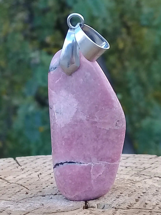 Rhodonite d’Argentine pendentif Grade A ++++ (fourni avec cordon) Rhodonite pendentif