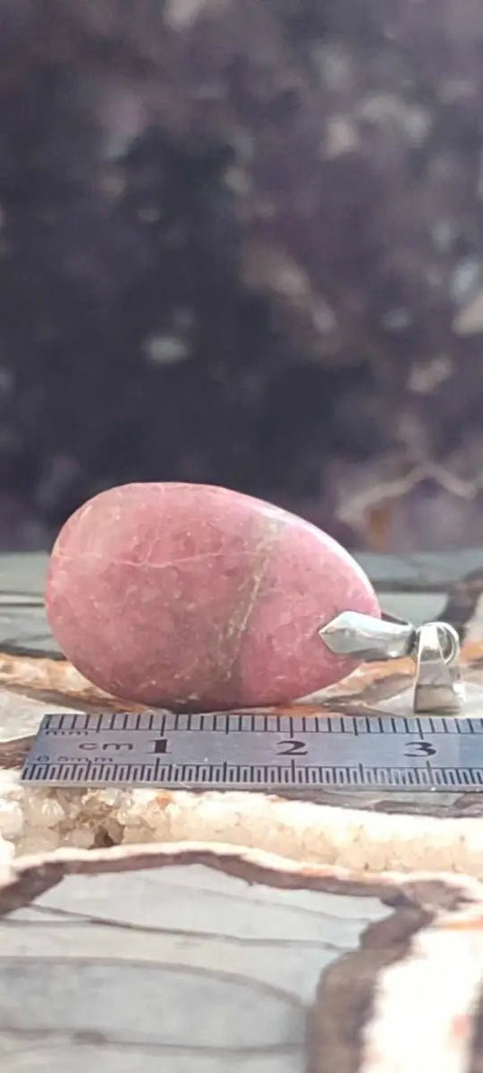 Rhodonite d’Argentine pendentif Grade A ++++ (fourni avec cordon) Rhodonite pendentif
