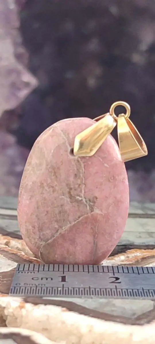 Load image into Gallery viewer, Rhodonite d’Argentine pendentif Grade A ++++ (fourni avec cordon) Rhodonite pendentif
