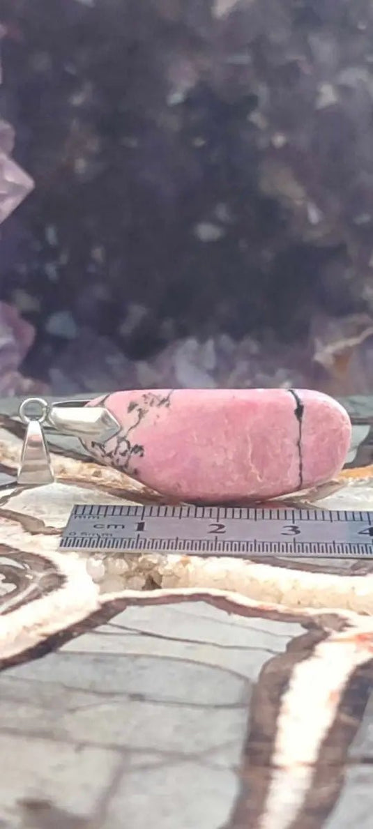 Rhodonite d’Argentine pendentif Grade A ++++ (fourni avec cordon) Rhodonite pendentif