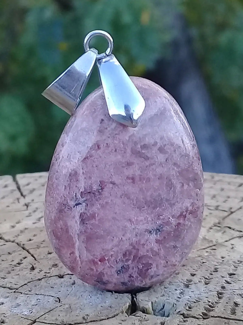 Chargez l'image dans la visionneuse de la galerie, Rhodonite d’Argentine pendentif Grade A ++++ (fourni avec cordon) Rhodonite pendentif
