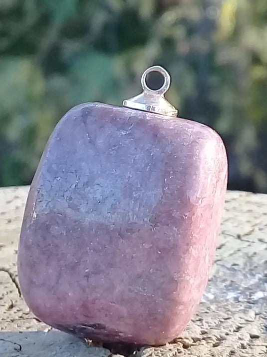 Rhodonite d’Argentine pendentif Grade A++++ (fourni avec cordon) Rhodonite d’Argentine pendentif