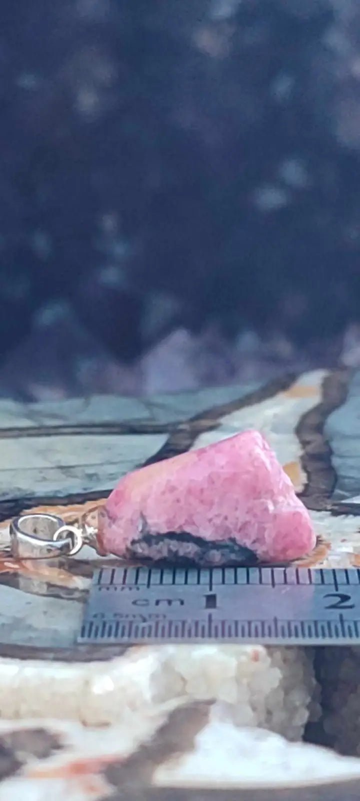 Chargez l&#39;image dans la visionneuse de la galerie, Rhodonite d’Argentine pendentif Grade A++++ monté argt925 (fourni avec cordon) Rhodonite pendentif bélière Argent 925

