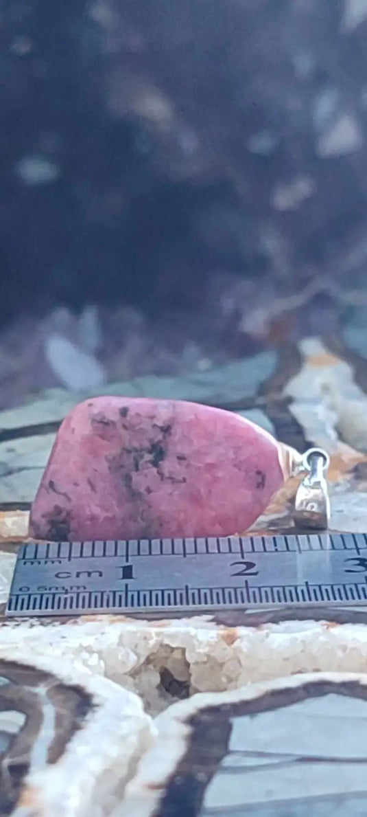 Rhodonite d’Argentine pendentif Grade A++++ monté argt925 (fourni avec cordon) Rhodonite pendentif bélière Argent 925
