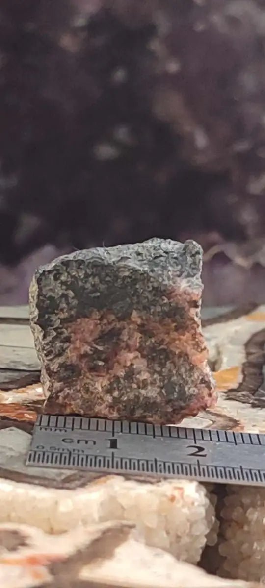 Load image into Gallery viewer, Rhodonite d’Argentine pierre brute Grade A ++++ Rhodonite pierre brute
