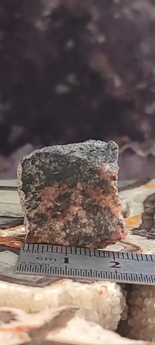 Rhodonite d’Argentine pierre brute Grade A ++++ Rhodonite pierre brute