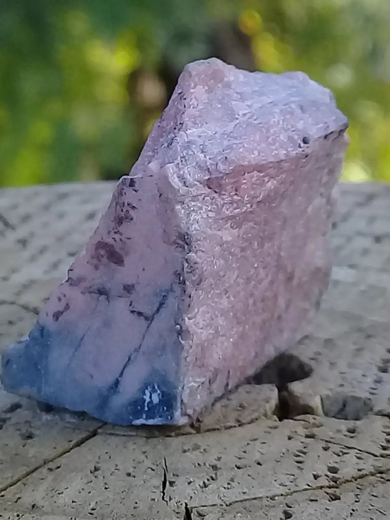 Load image into Gallery viewer, Rhodonite d’Argentine pierre brute Grade A ++++ Rhodonite pierre brute
