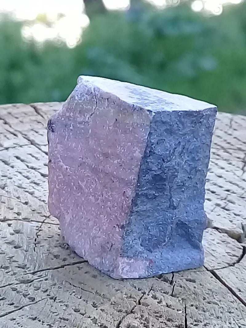 Load image into Gallery viewer, Rhodonite d’Argentine pierre brute Grade A ++++ Rhodonite pierre brute
