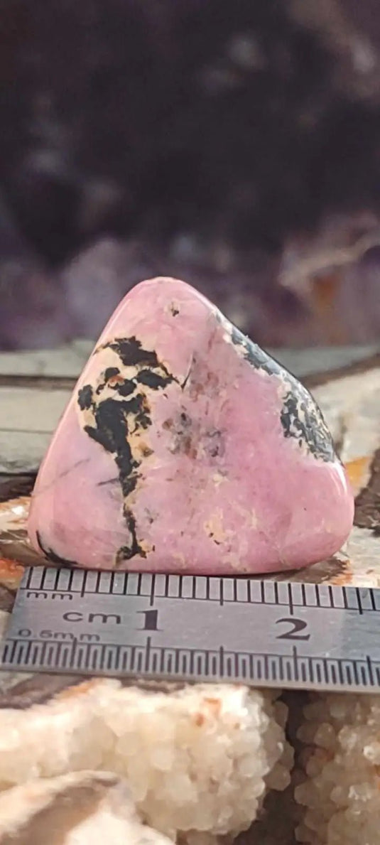 Rhodonite d’Argentine pierre roulée Grade A++++ Rhodonite pierre roulée