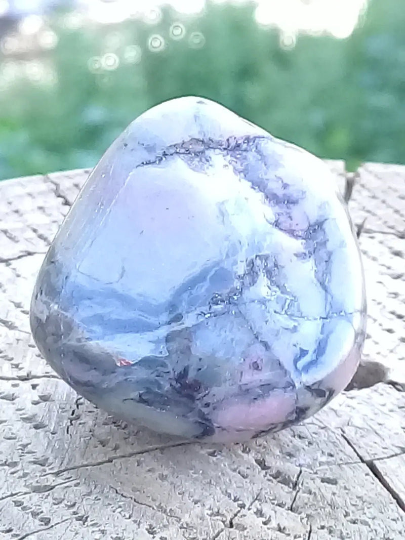 Load image into Gallery viewer, Rhodonite d’Argentine pierre roulée Grade A ++++ Rhodonite pierre roulée
