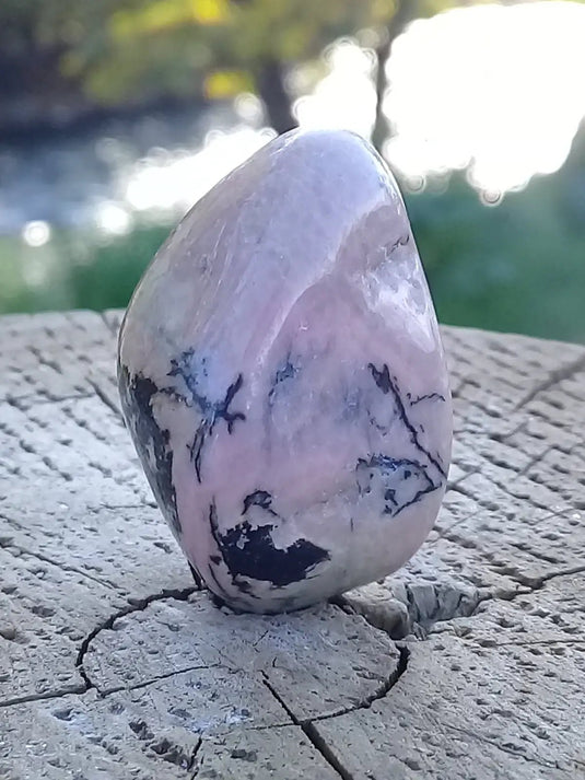 Rhodonite d’Argentine pierre roulée Grade A ++++ Rhodonite pierre roulée