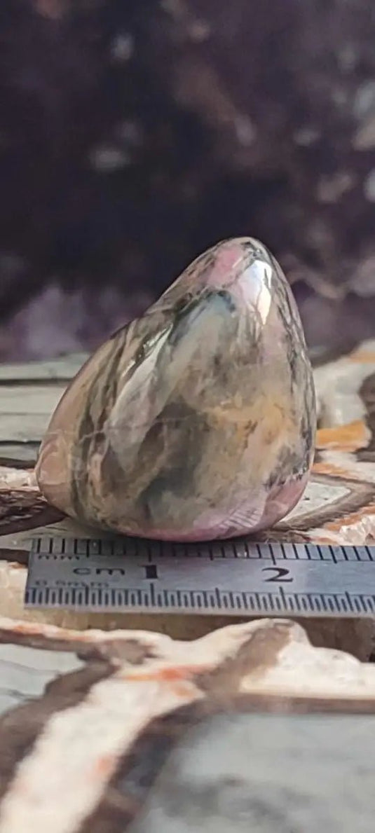 Rhodonite d’Argentine pierre roulée Grade A ++++ Rhodonite pierre roulée