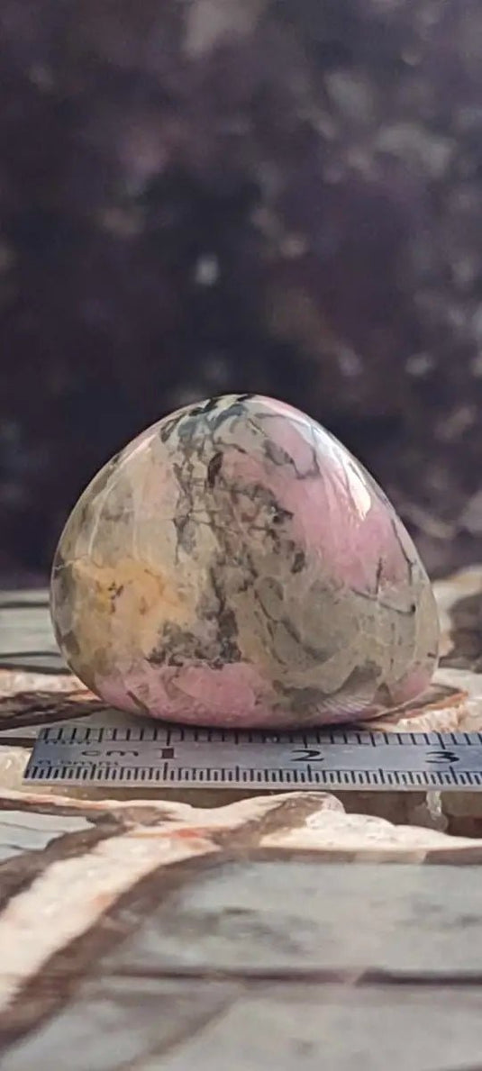 Rhodonite d’Argentine pierre roulée Grade A ++++ Rhodonite pierre roulée