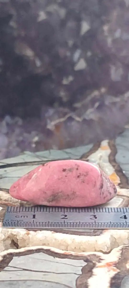 Chargez l'image dans la visionneuse de la galerie, Rhodonite d’Argentine pierre roulée Grade A ++++ Rhodonite pierre roulée

