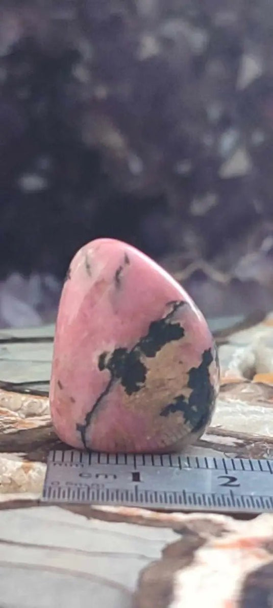 Rhodonite d’Argentine pierre roulée Grade A ++++ Rhodonite pierre roulée