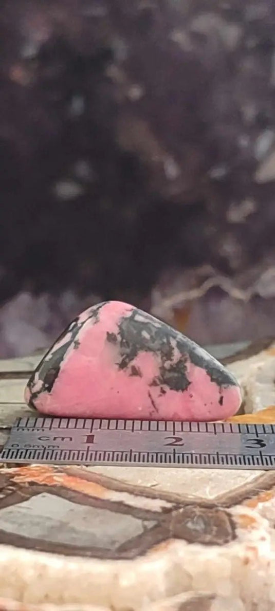 Rhodonite d’Argentine pierre roulée Grade A ++++ Rhodonite pierre roulée