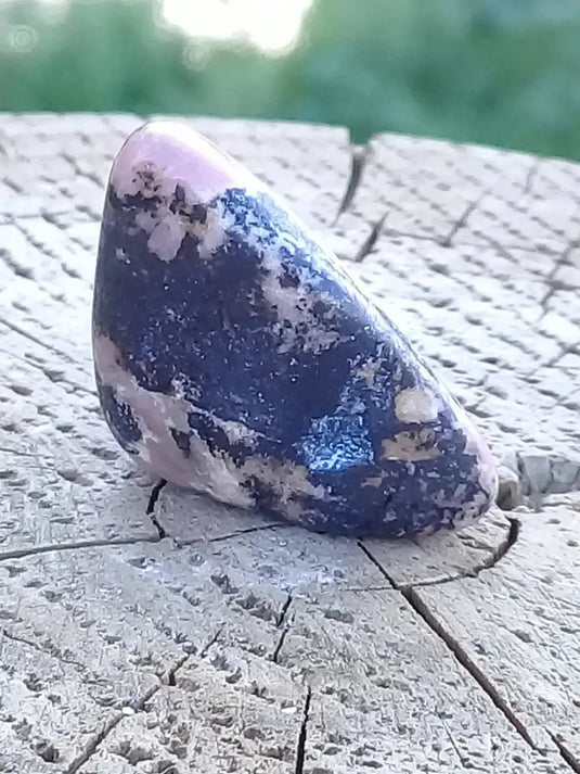 Rhodonite d’Argentine pierre roulée Grade A ++++