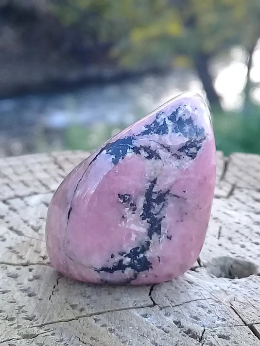 Rhodonite d’Argentine pierre roulée Grade A ++++ Rhodonite pierre roulée