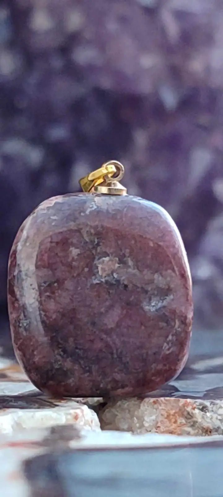 Chargez l&#39;image dans la visionneuse de la galerie, Rhodonite du Pérou pendentif Grade A++++ (fourni avec cordon) Rhodonite pendentif
