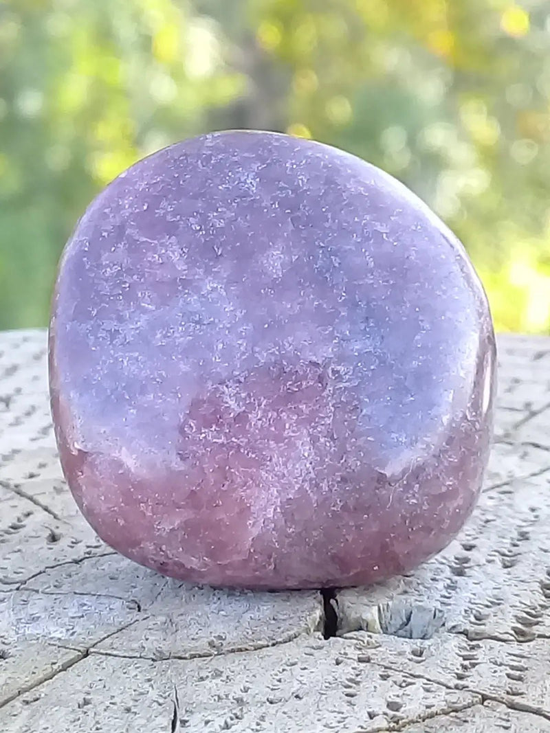 Load image into Gallery viewer, Rhodonite du Pérou pierre roulée Grade A ++++ Rhodonite pierre roulée
