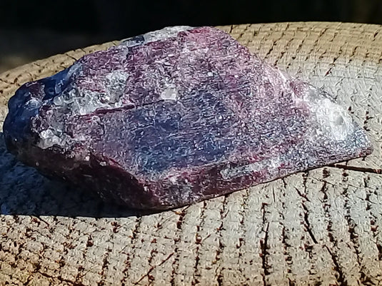 Rubis d’Afghanistan pierre brute Grade A++++ Rubis pierre brute d'Afghanistan Dans la besace du p'tit Poucet   