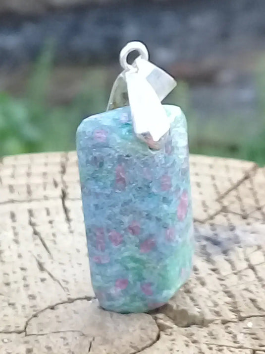 Rubis Fuschite pendentif Grade A +++ (Fourni avec son cordon) Pendentif Rubis Fuschite