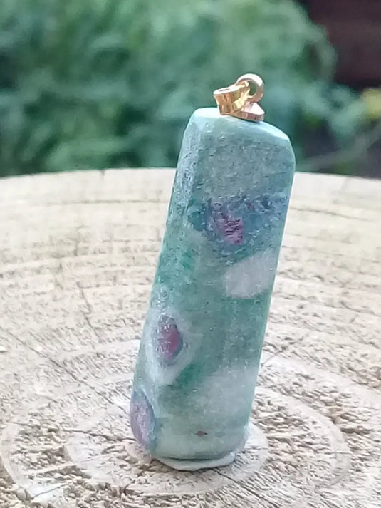 Rubis sur Fuschite pendentif Grade A++++ Fourni avec son cordon Rubis Fuschite pendentif