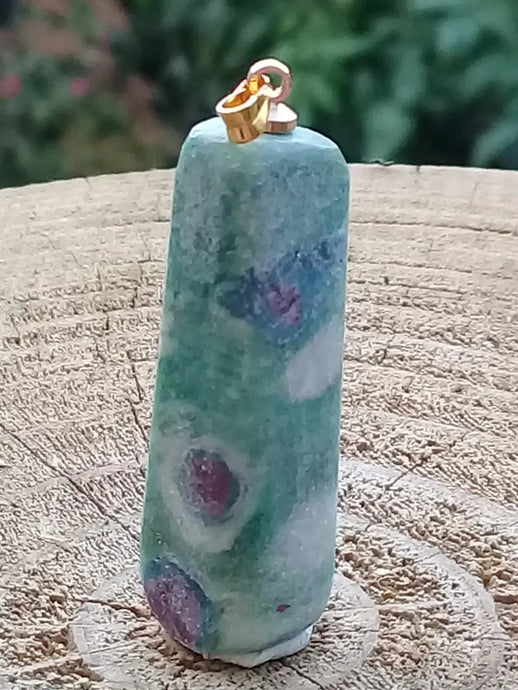 Rubis sur Fuschite pendentif Grade A++++ Fourni avec son cordon Rubis Fuschite pendentif