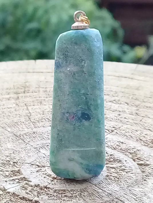 Rubis sur Fuschite pendentif Grade A++++ Fourni avec son cordon Rubis Fuschite pendentif