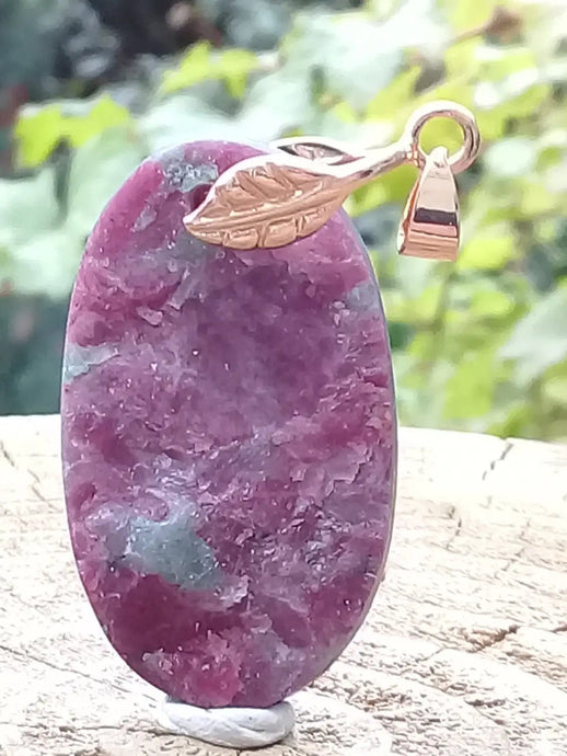 Rubis sur Zoïsite du Pakistan pendentif Grade A++++ Fourni avec son cordon Rubis sur Zoïsite pendentif