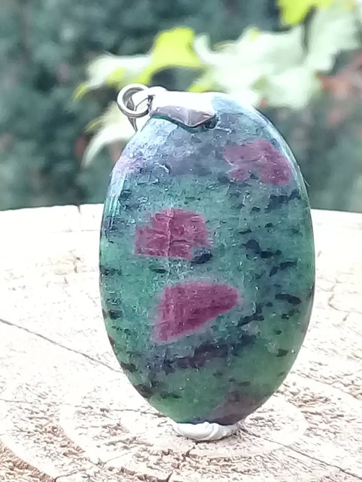 Rubis sur Zoïsite du Pakistan pendentif Grade A++++ Fourni avec son cordon Rubis sur Zoïsite pendentif