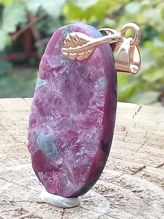 Rubis sur Zoïsite du Pakistan pendentif Grade A++++ Fourni avec son cordon Rubis sur Zoïsite pendentif
