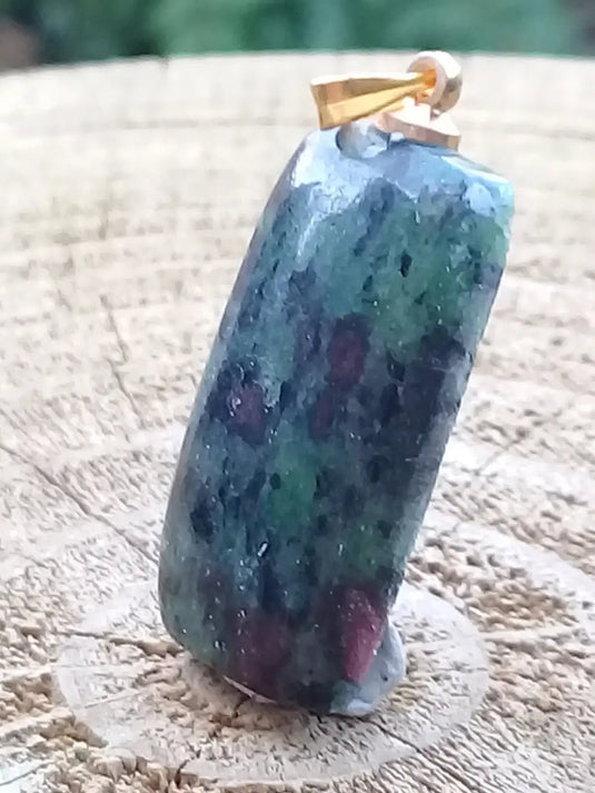 Rubis sur Zoïsite du Pakistan pendentif Grade A++++ Fourni avec son cordon Rubis sur Zoïsite pendentif