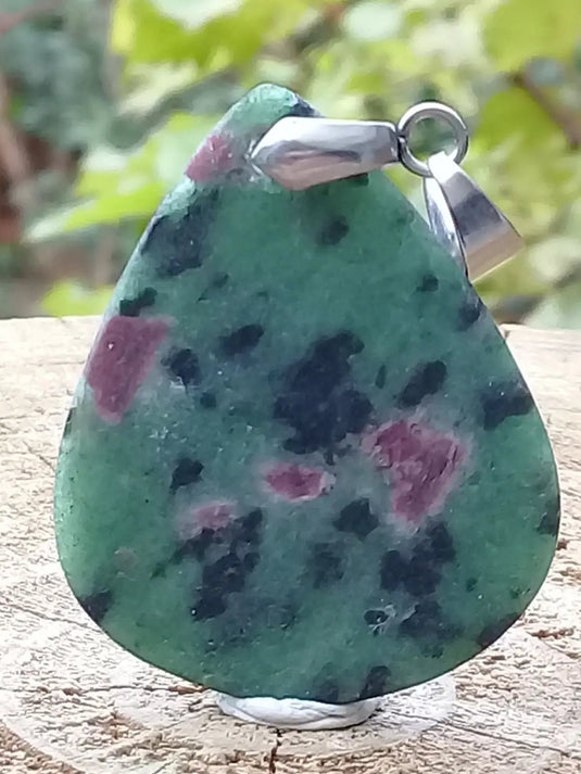 Rubis sur Zoïsite du Pakistan pendentif Grade A++++ Fourni avec son cordon Rubis sur Zoïsite pendentif