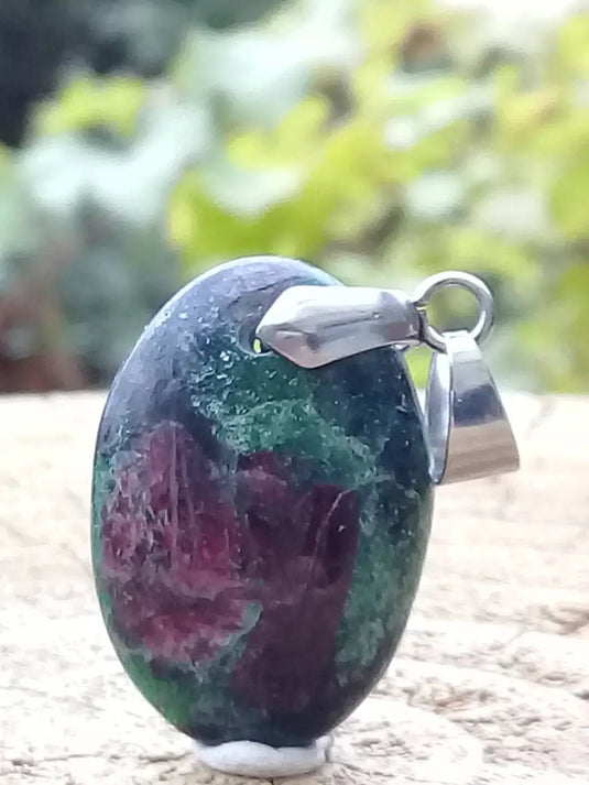 Rubis sur Zoïsite du Pakistan pendentif Grade A++++ Fourni avec son cordon Rubis sur Zoïsite pendentif