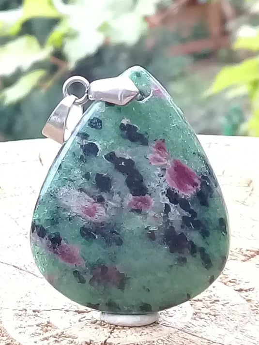 Rubis sur Zoïsite du Pakistan pendentif Grade A++++ Fourni avec son cordon Rubis sur Zoïsite pendentif