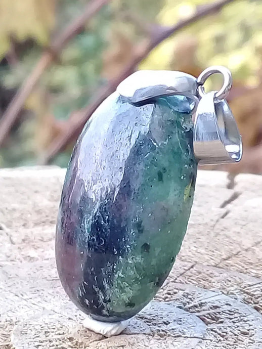 Rubis Zoïsite du Pakistan pendentif Grade A++++ Fourni avec cordon Rubis Zoïsite du Pakistan pendentif