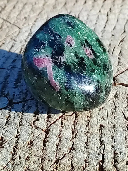 Rubis Zoïsite pierre roulée Grade A ++++