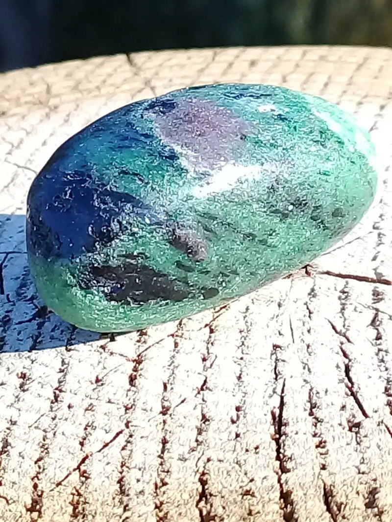 Load image into Gallery viewer, Rubis Zoïsite pierre roulée Grade A ++++ Rubis Zoïsite pierre roulée
