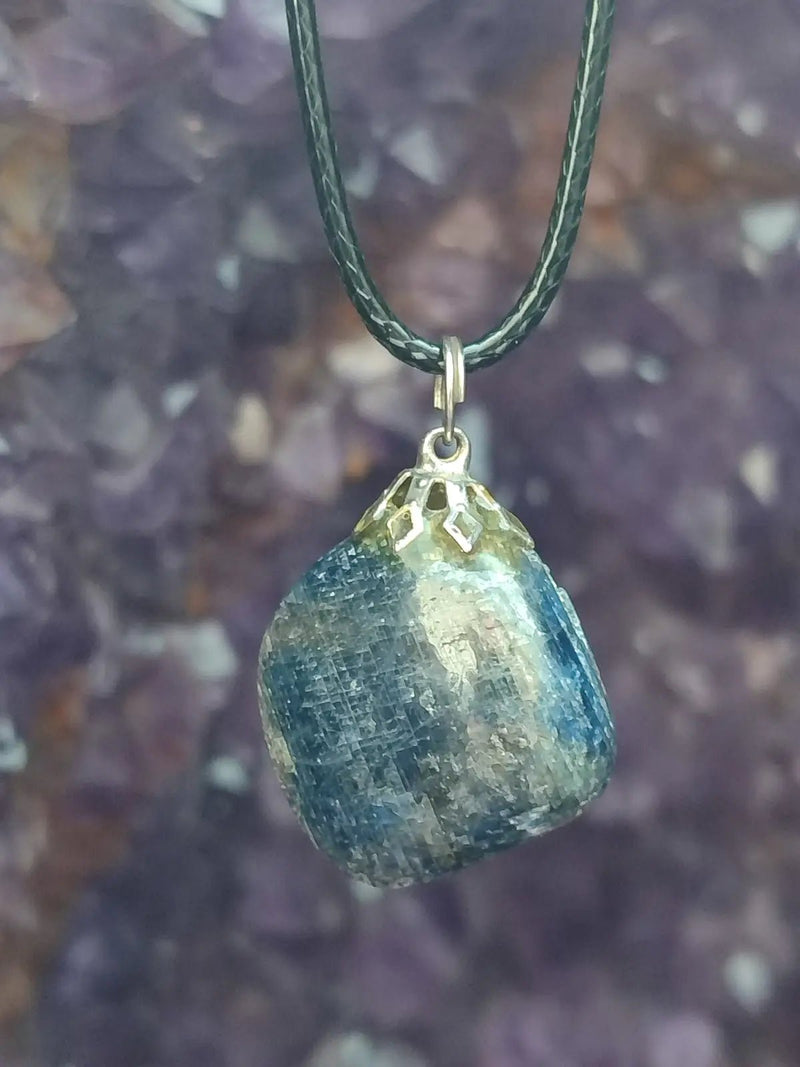 Chargez l&#39;image dans la visionneuse de la galerie, Saphir bleu du Sri Lanka - Pendentif - Grade Prémium - Pierre d’Intuition et de Discernement Saphir bleu du Sri Lanka
