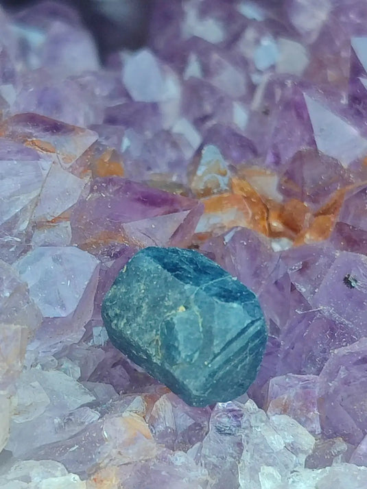 Saphir bleu du Sri Lanka - Pierre brute - Grade Prémium - Pierre de Clarté et d’Intuition Saphir bleu du Sri Lanka