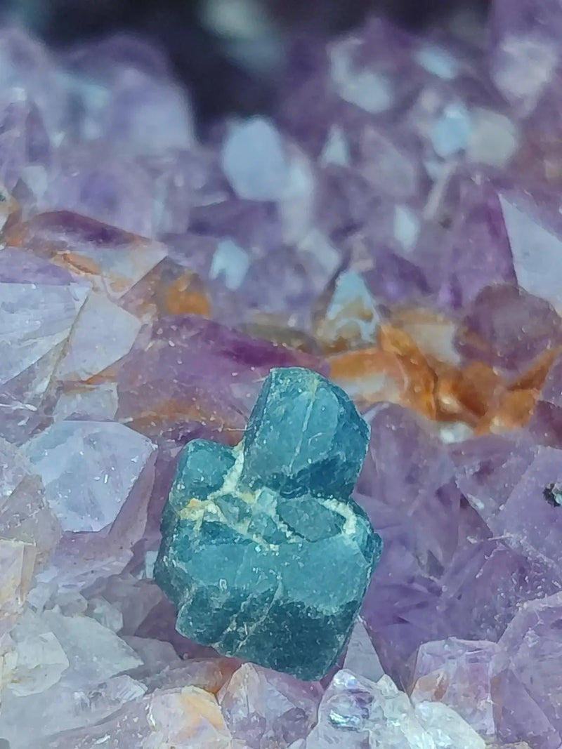 Chargez l&#39;image dans la visionneuse de la galerie, Saphir bleu du Sri Lanka - Pierre brute - Grade Prémium - Pierre de Clarté et d’Intuition Saphir bleu du Sri Lanka
